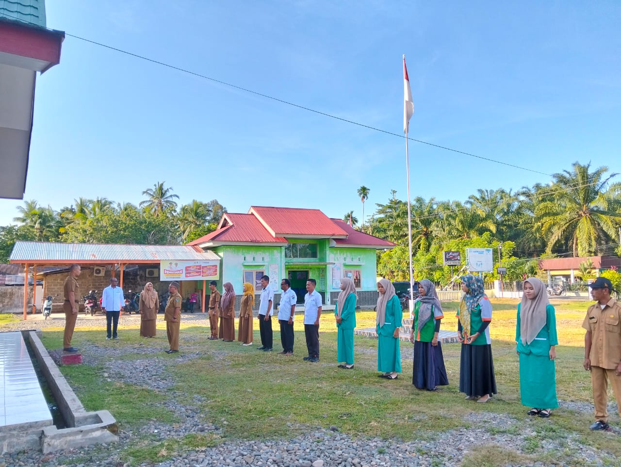 Apel pagi Staf Pegawai Kantor Camat, Kolab KB dan Dukcapil