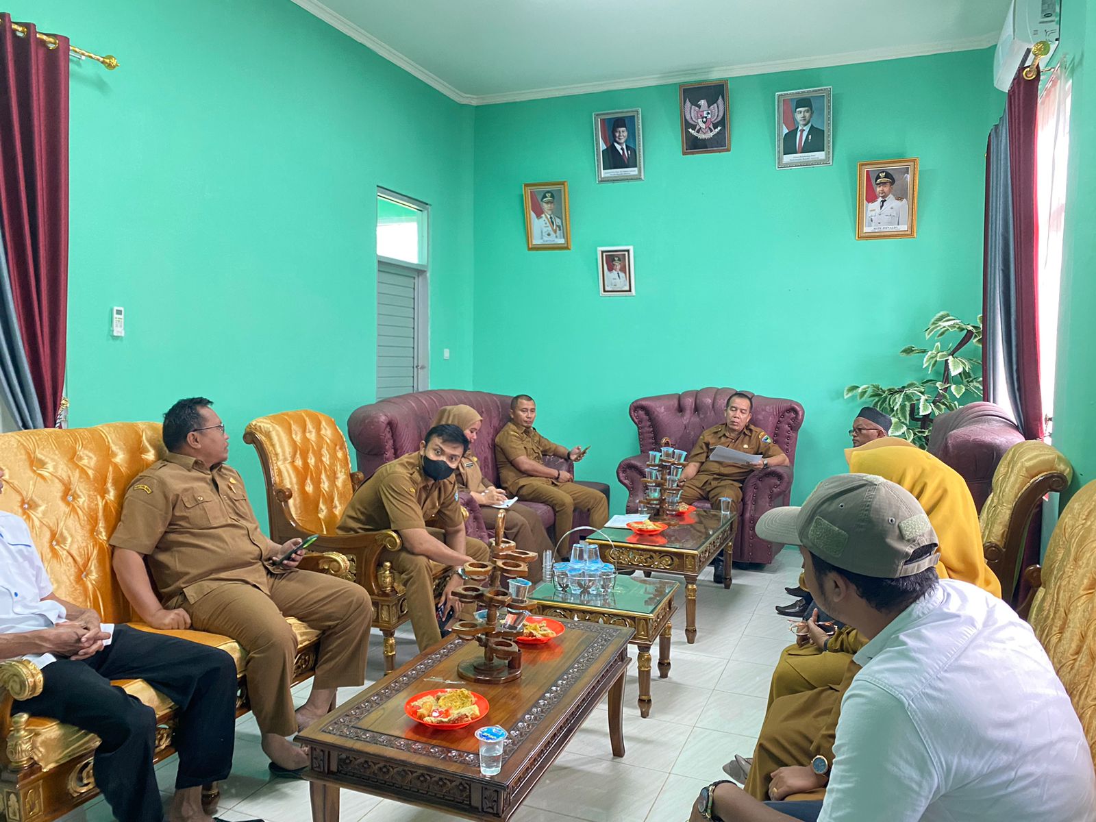 Rapat Staf Karyawan Kantor Camat Pancung Soal