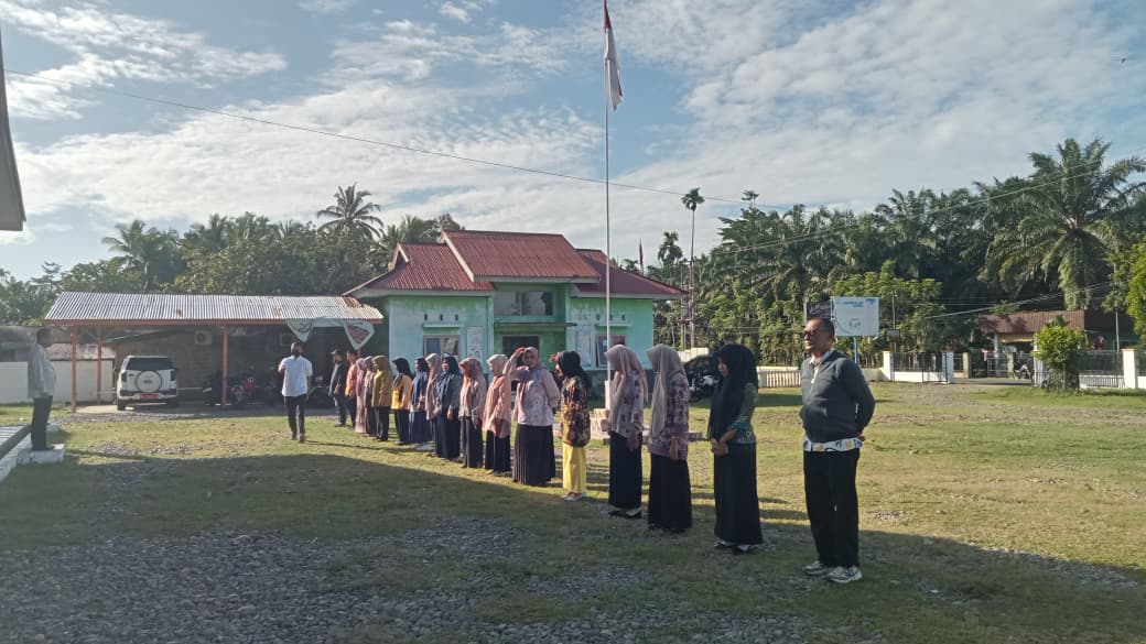 Apel Pagi Staf Karyawan Kantor Camat Beserta Korlab KB