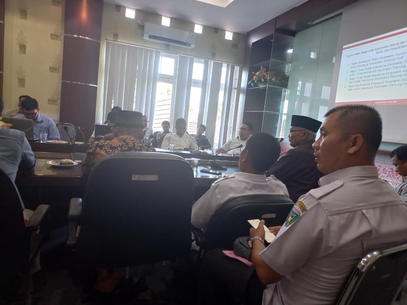 RAPAT FASILITASI DAN MEDIASI PENYELESAIAN SEGMEN BATAS NAGARI TAHUN 2022